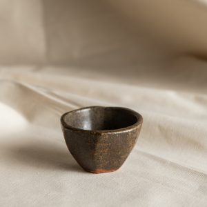 Cuenco mezcalero de gres elaborado por Lalo Vallejo vista frontal
