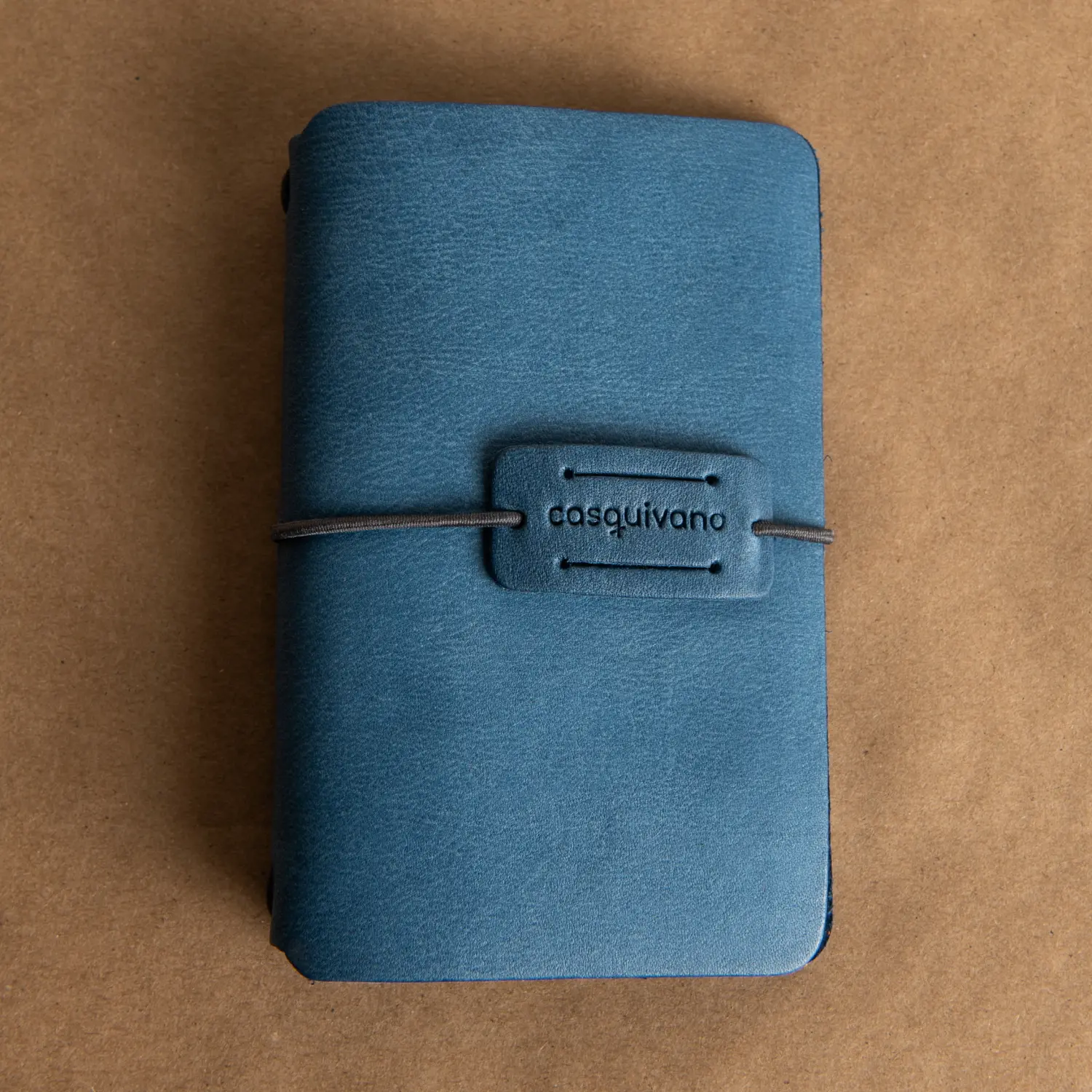 Portacuadernos de piel Casquivano color azul vista cenital