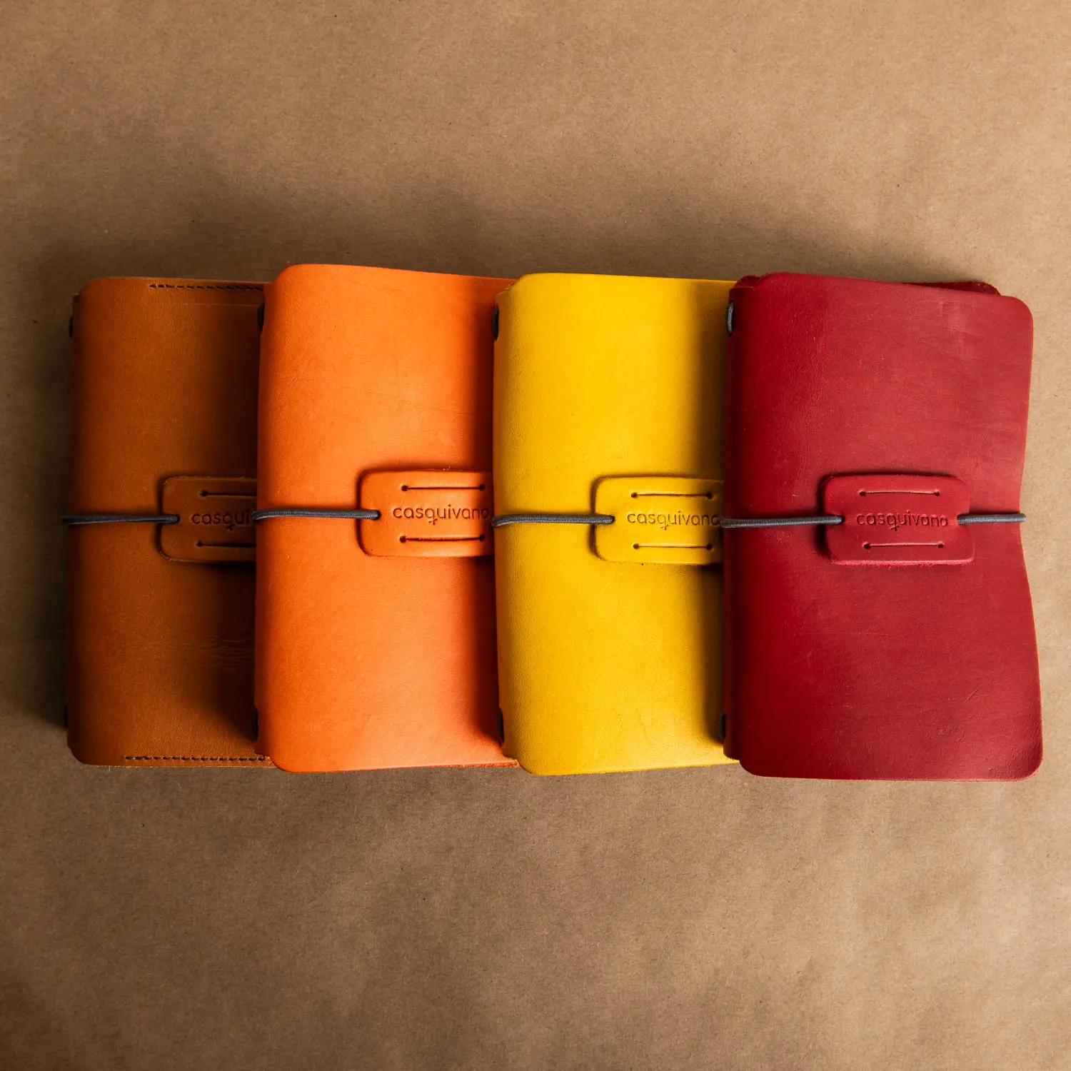 Portacuadernos de piel Casquivano tamaño de bolsillo en varios colores vista cenital