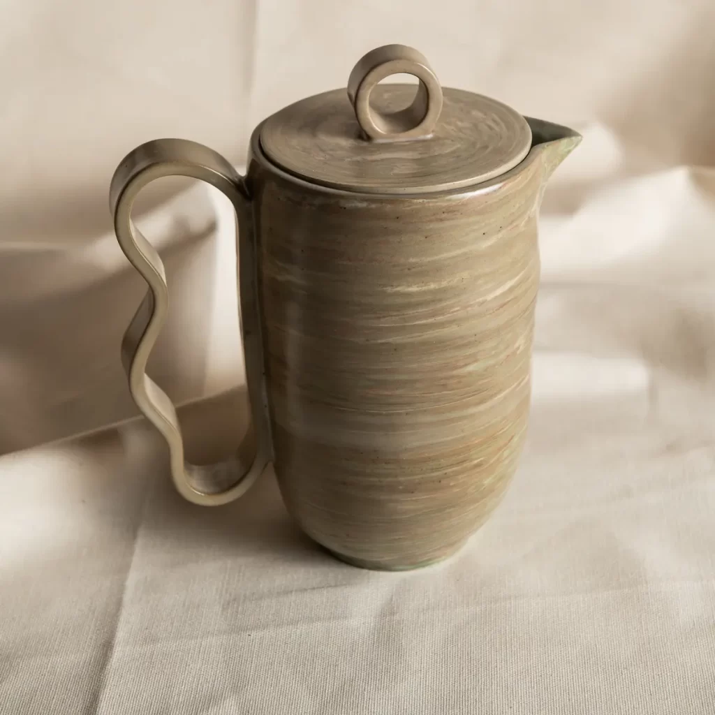 Jarra de cerámica artesanal de Aline Fuchs