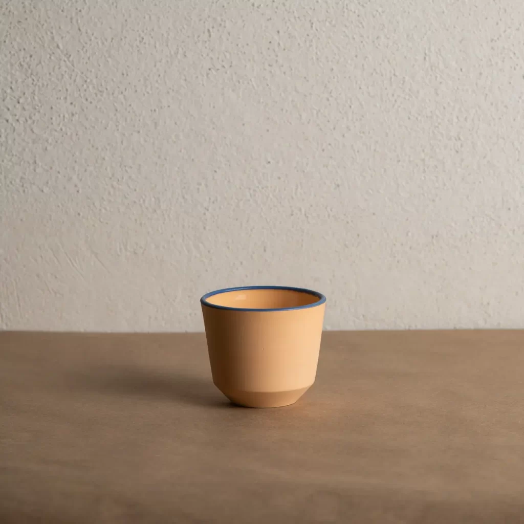 Taza de porcelana color pastel de Maye High Art en Musgo Objetos Cotidianos